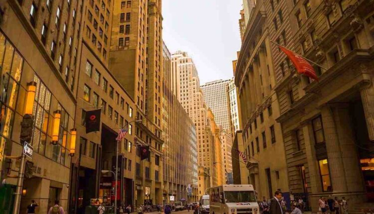 Oxford Street: Nine arrested following Met orders