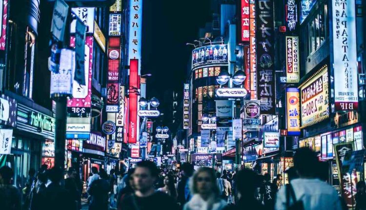 The only picture of the London Mayor divides the city