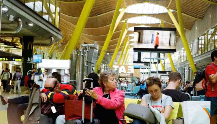 Stansted Airport travel chaos and no travel warning issued on trains - LIVE